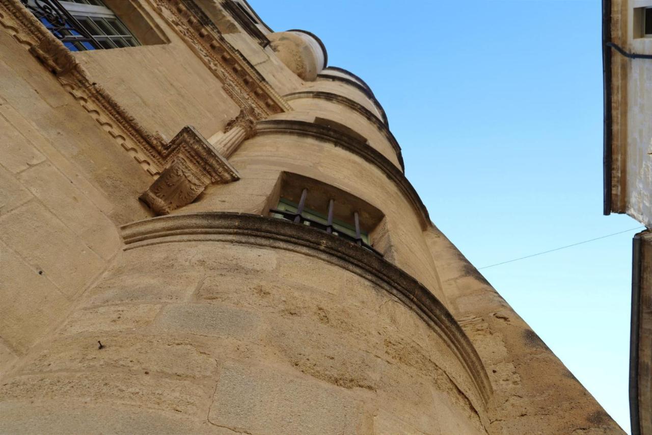 Uzes, Au Coeur Du Centre Medieval Le Logis Du Consul Un Bien D'Exception Du Xvieme Siecle Exterior photo