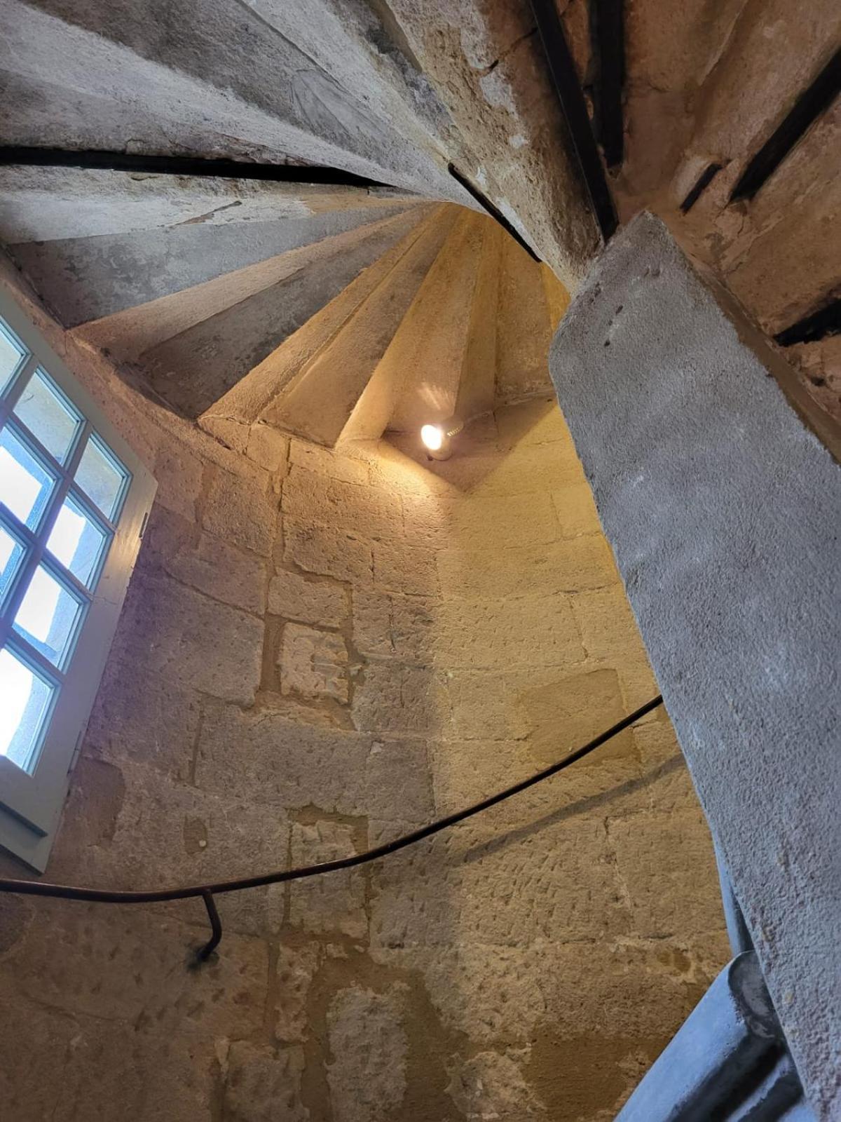 Uzes, Au Coeur Du Centre Medieval Le Logis Du Consul Un Bien D'Exception Du Xvieme Siecle Exterior photo