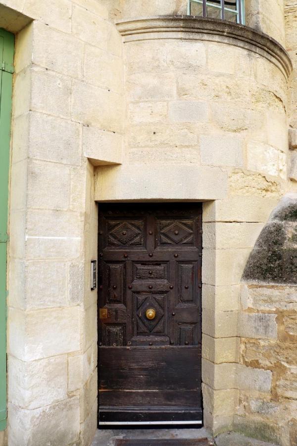 Uzes, Au Coeur Du Centre Medieval Le Logis Du Consul Un Bien D'Exception Du Xvieme Siecle Exterior photo